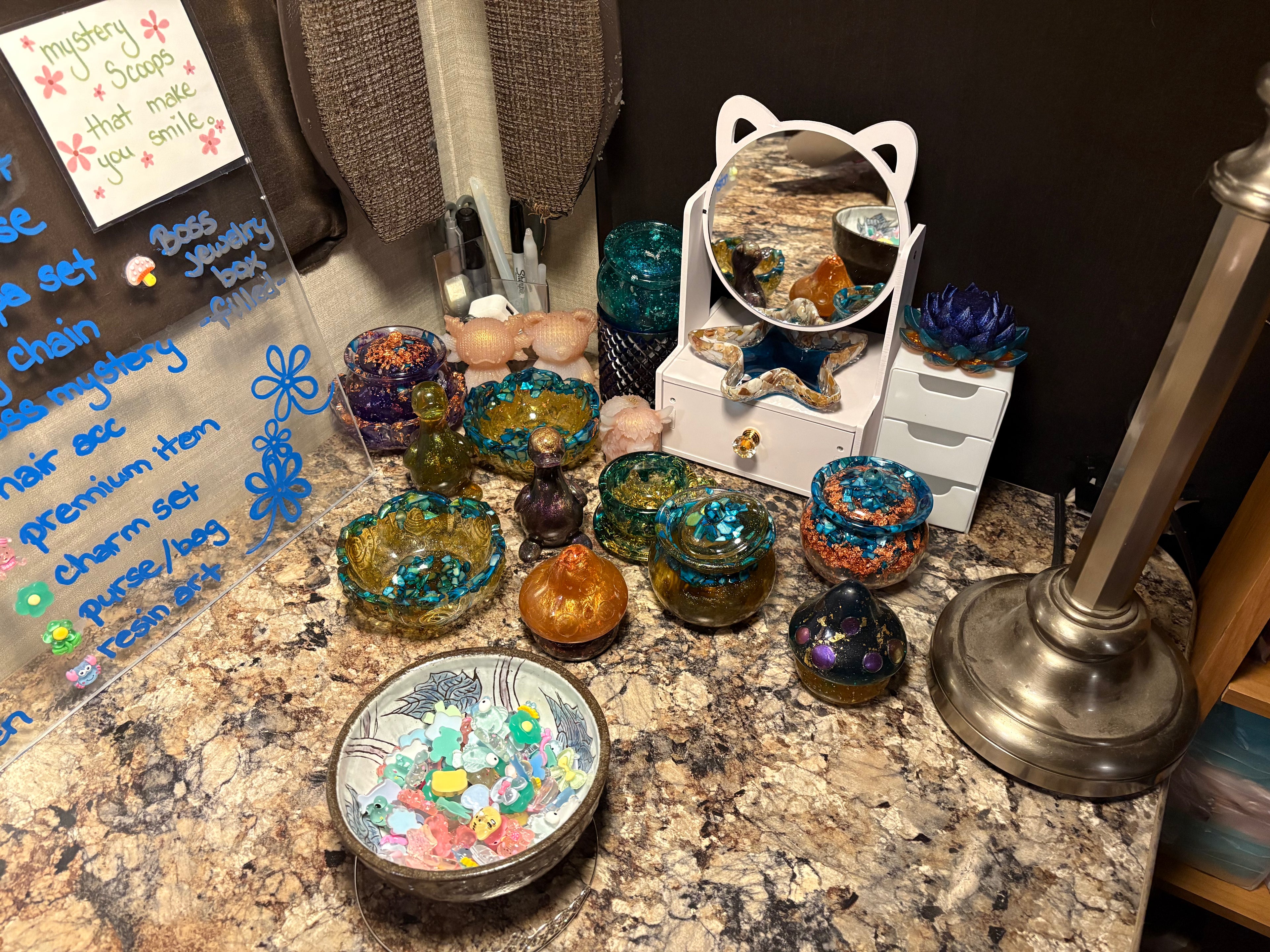 Two scoops + two gifts!